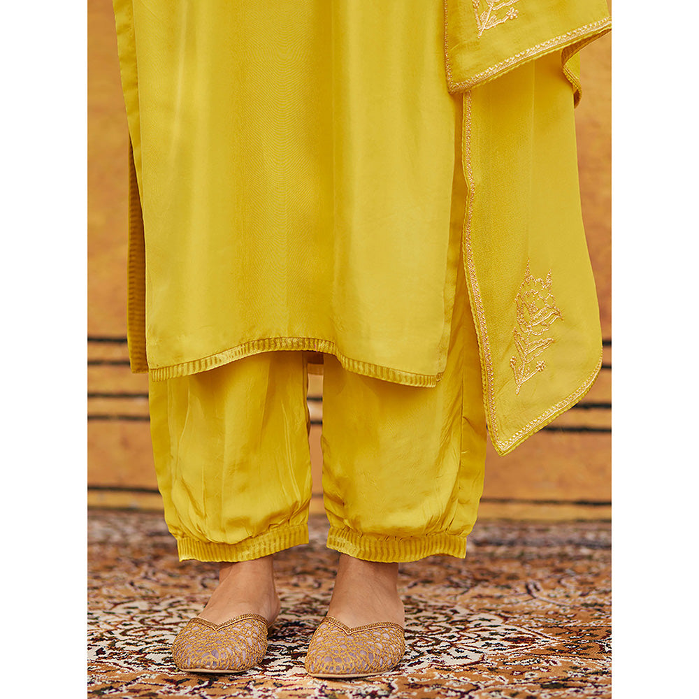WeaverStory Yellow Pure Silk Tilla Hand Embroidered Kurta With Pants And Dupatta (Set of 3)