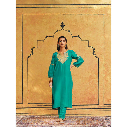 WeaverStory Green Pure Silk Tilla Hand Embroidered Kurta With Pants And Dupatta (Set of 3)