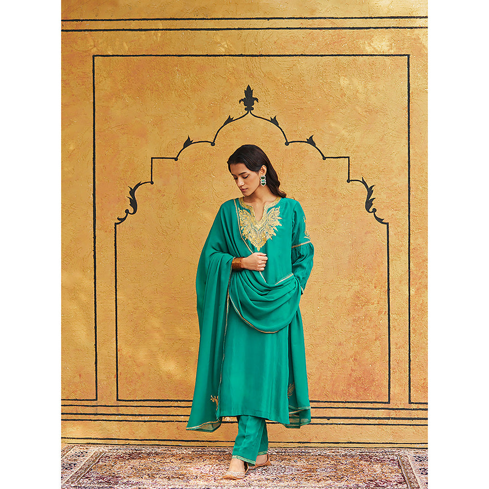 WeaverStory Green Pure Silk Tilla Hand Embroidered Kurta With Pants And Dupatta (Set of 3)