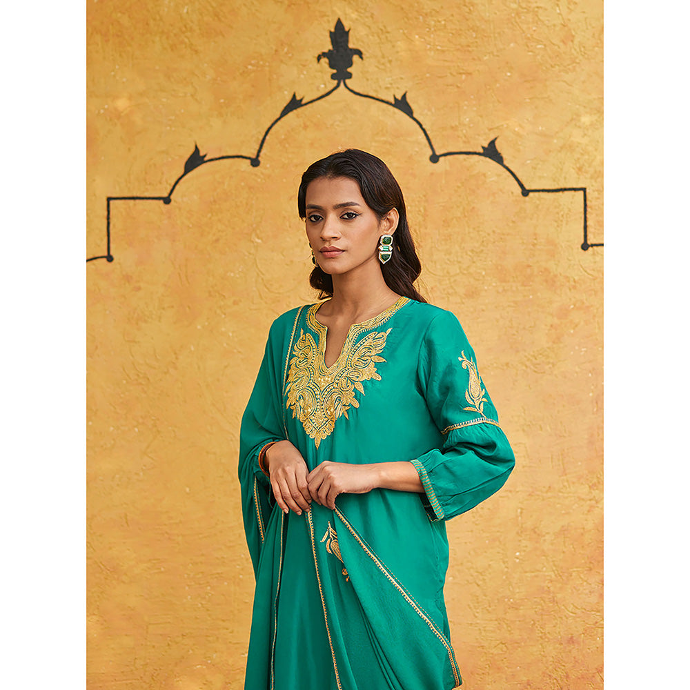 WeaverStory Green Pure Silk Tilla Hand Embroidered Kurta With Pants And Dupatta (Set of 3)