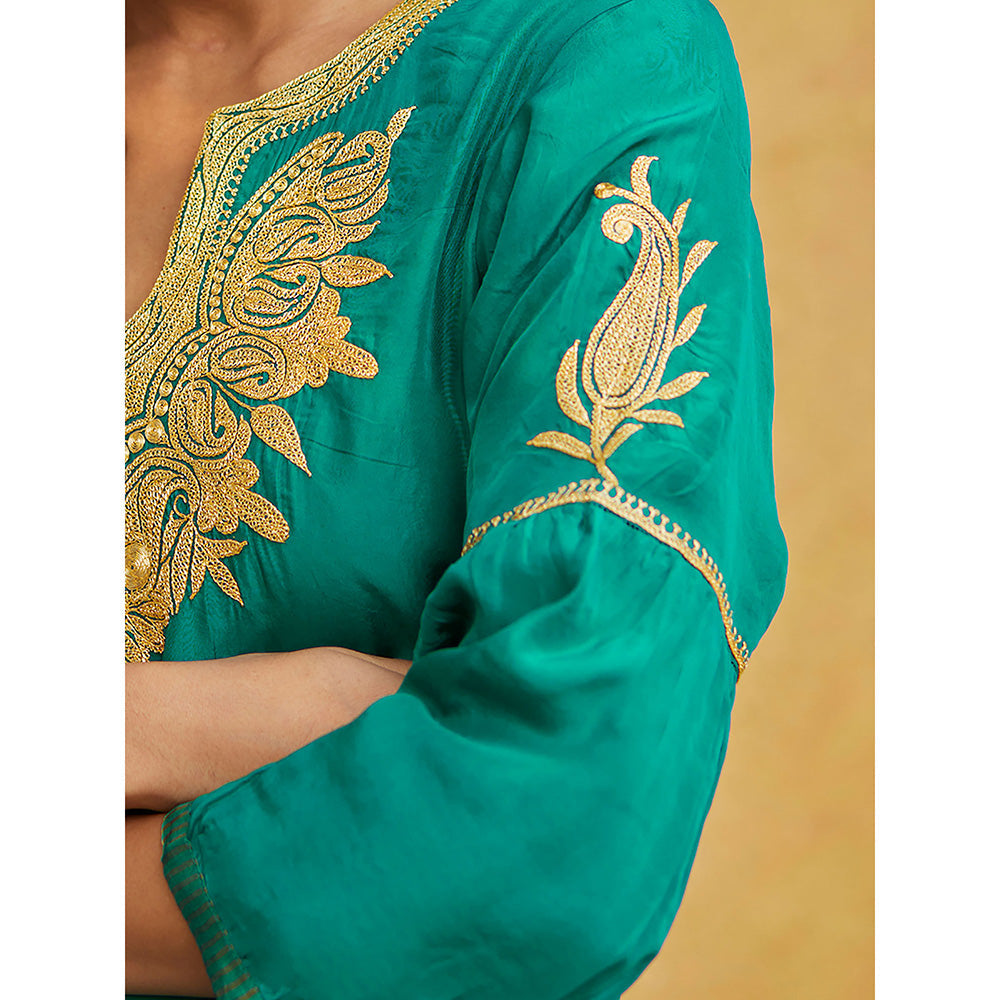 WeaverStory Green Pure Silk Tilla Hand Embroidered Kurta With Pants And Dupatta (Set of 3)