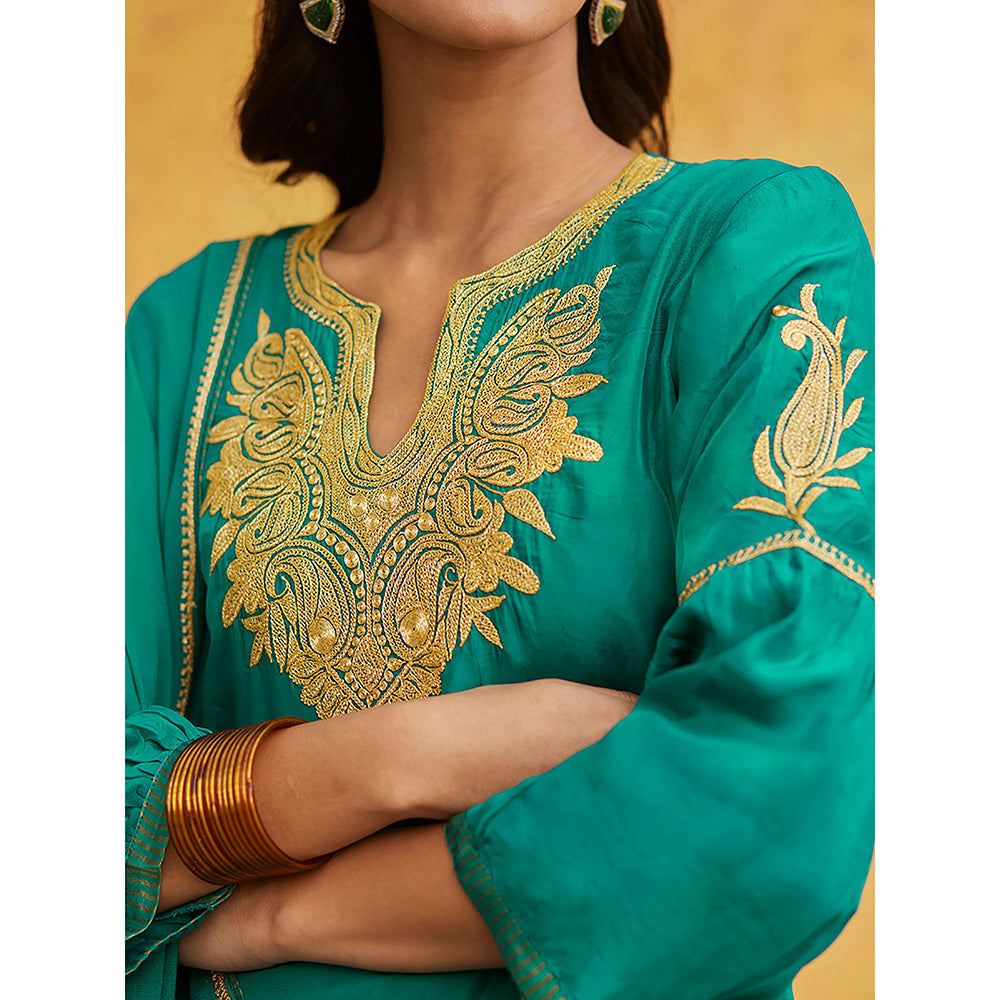 WeaverStory Green Pure Silk Tilla Hand Embroidered Kurta With Pants And Dupatta (Set of 3)