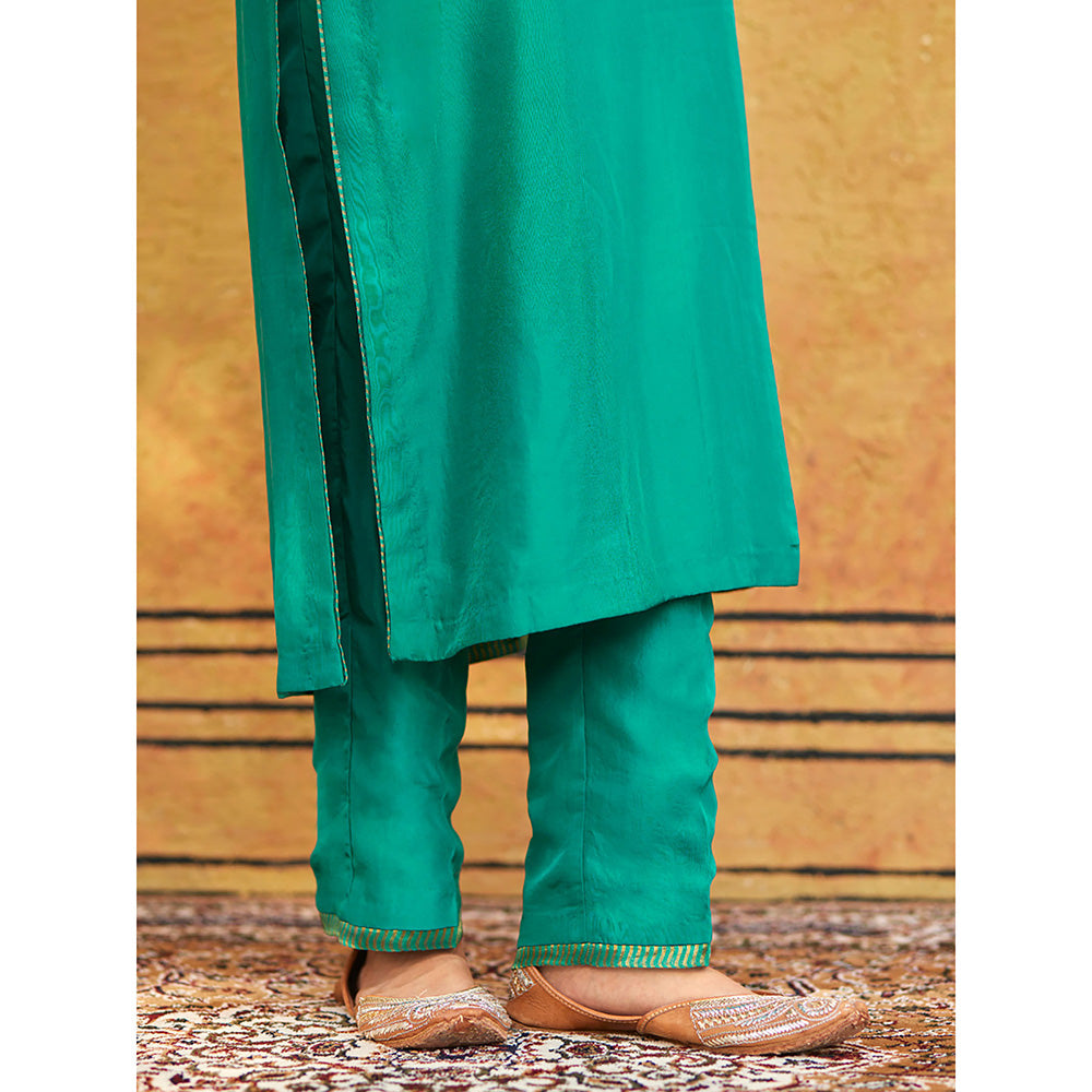 WeaverStory Green Pure Silk Tilla Hand Embroidered Kurta With Pants And Dupatta (Set of 3)