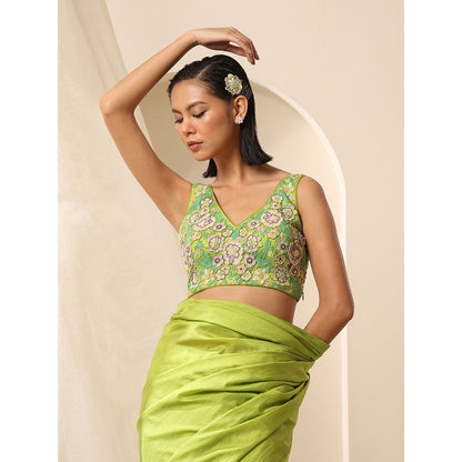 WeaverStory Green V-Neck Sleeveless Embroidery Blouse