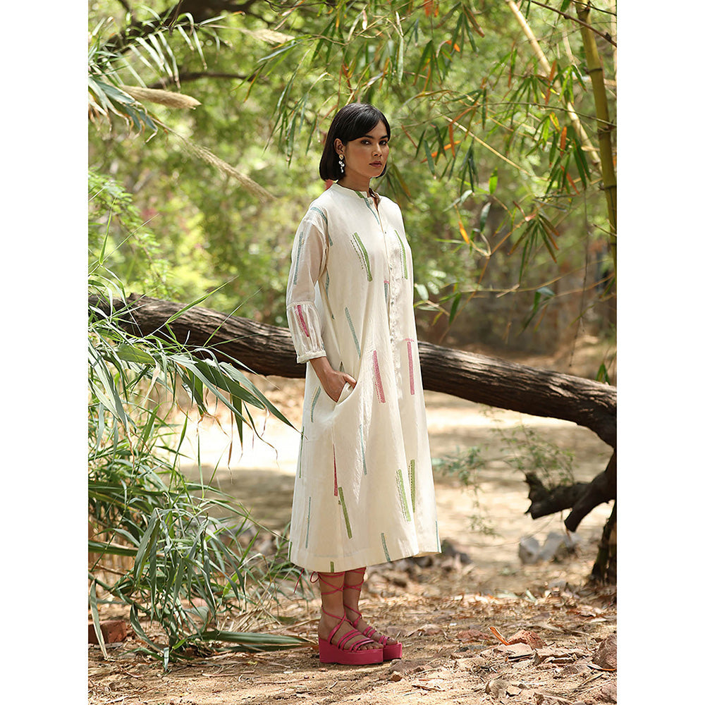 WeaverStory Off White Printed Dress