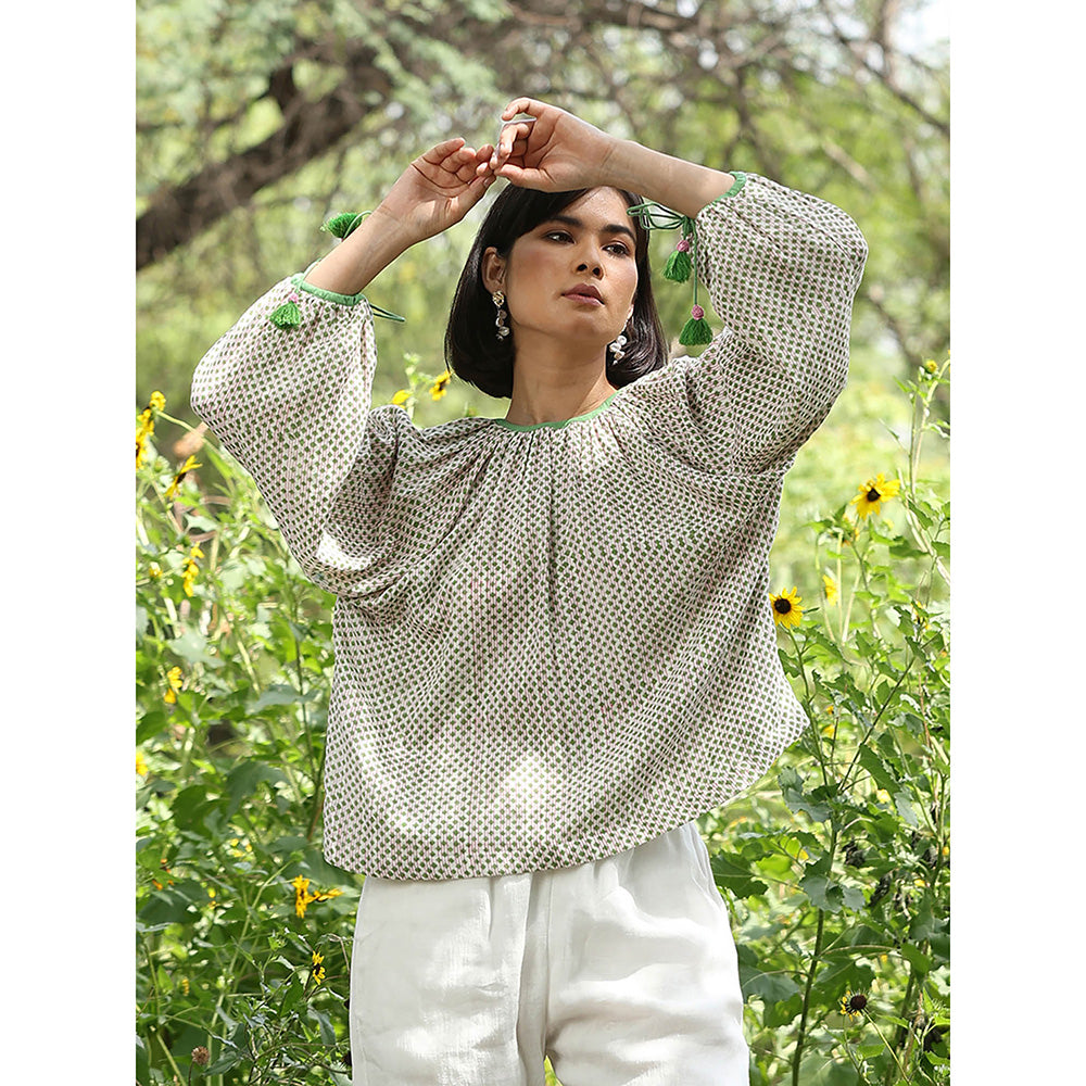 WeaverStory Green Printed Top