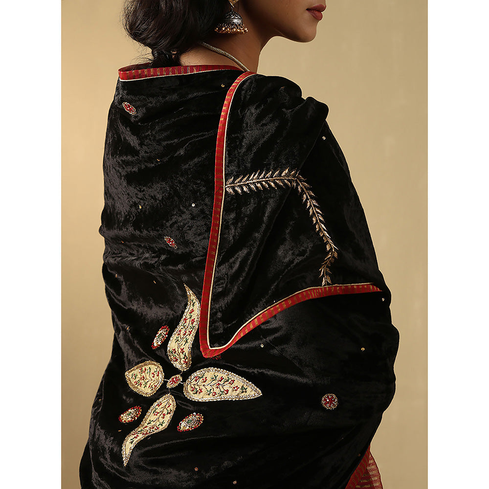 WeaverStory Black Embroidered Zardozi Dupatta