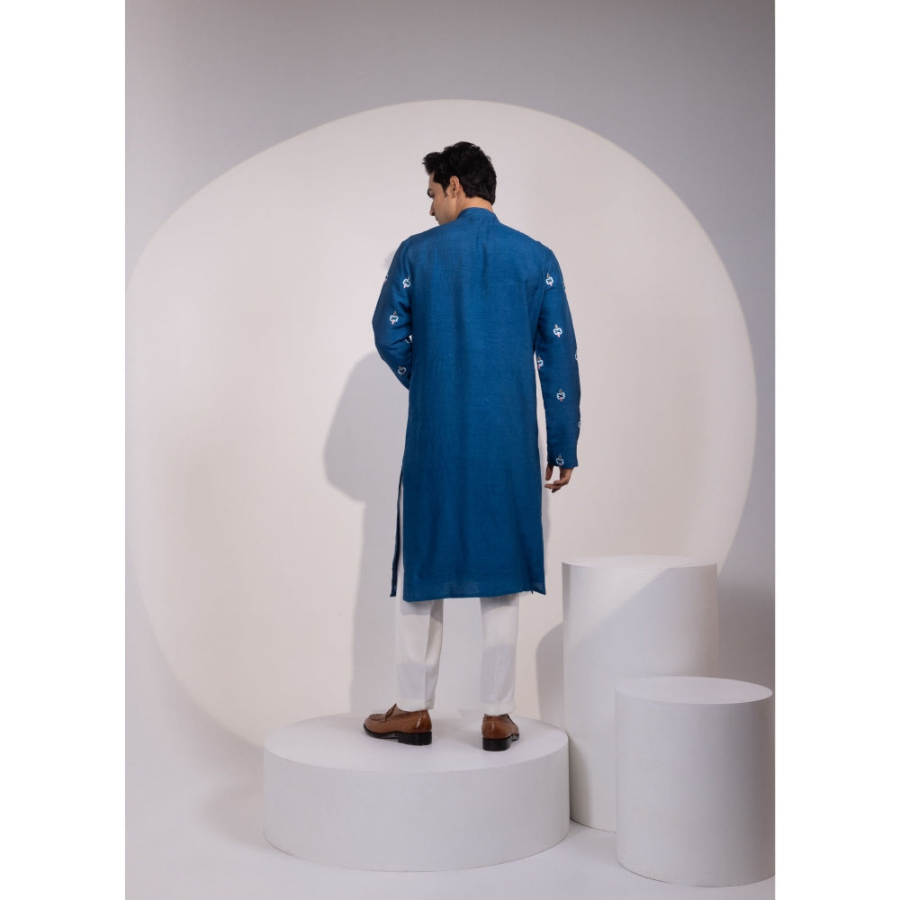 YOSEBA Neelkriti Embroidered Kurta with Pant