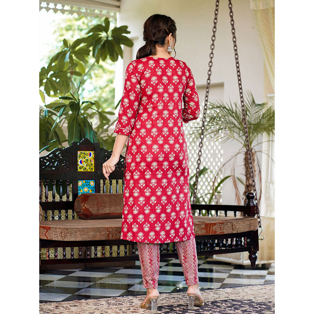 Yufta Women Red Straight Kurta Pants and Dupatta (Set of 3)