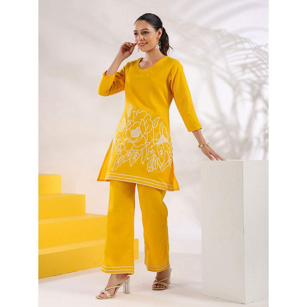 Yufta Women Yellow A-Line Embroidered Co-Ord (Set of 2)