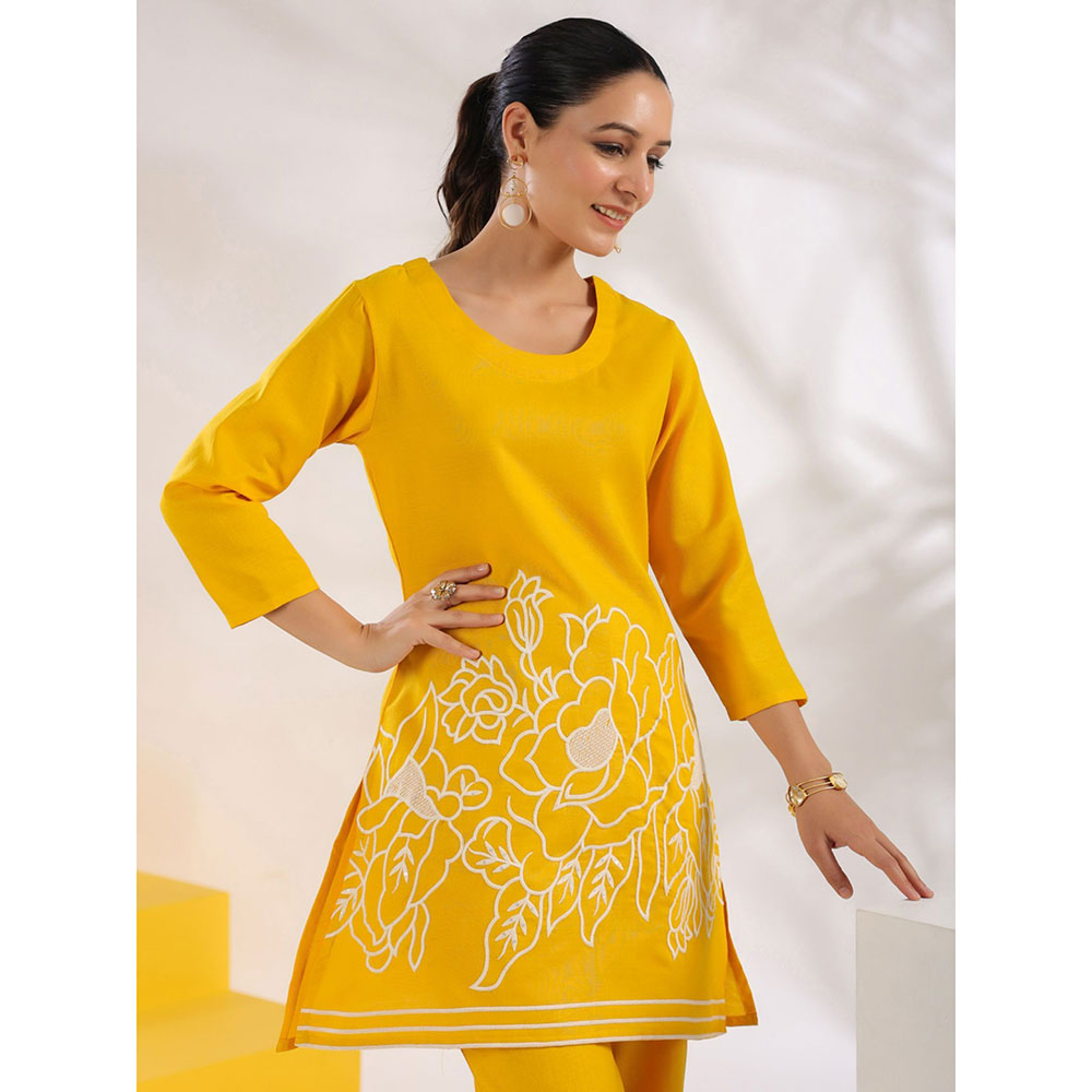 Yufta Women Yellow A-Line Embroidered Co-Ord (Set of 2)