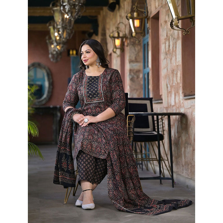 Women Black & Red Floral Print Straight Plus size Kurta Trouser And Dupatta Set