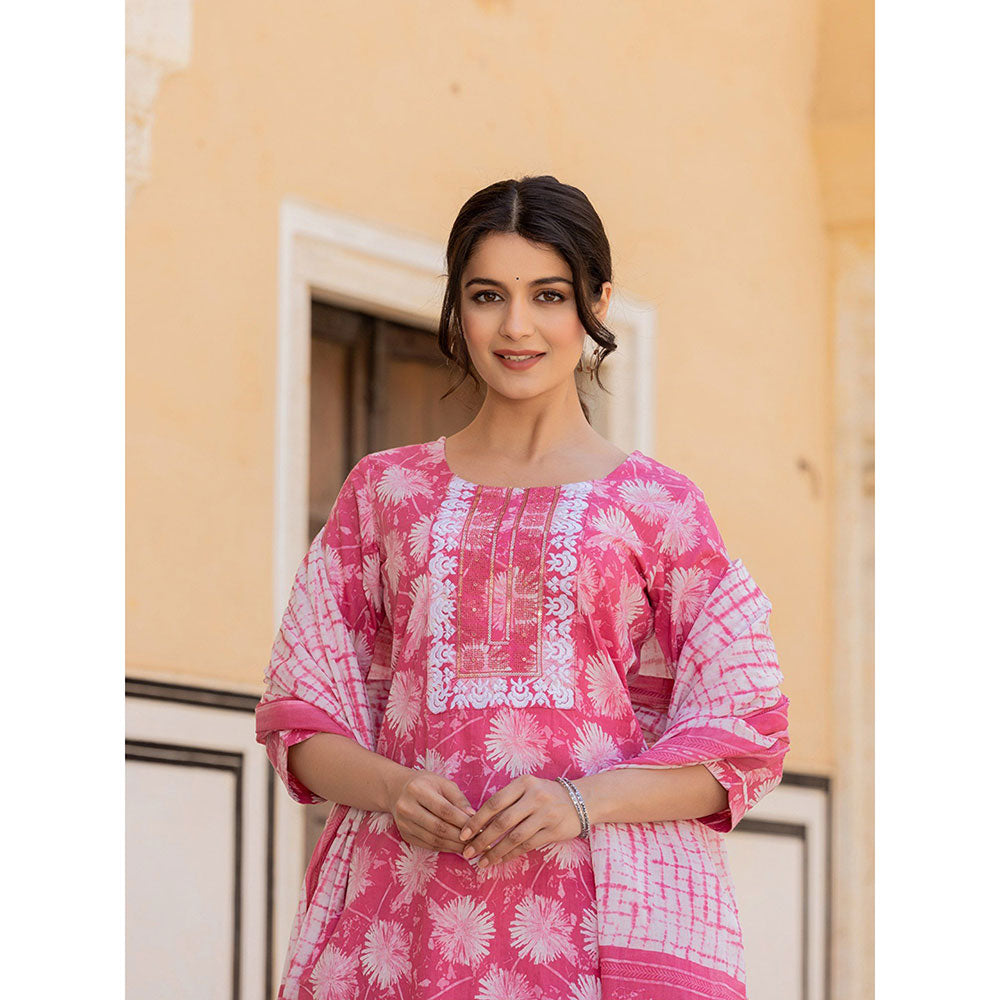 Yufta Pink Floral Print Straight Kurta with Pant and Dupatta (Set of 3)