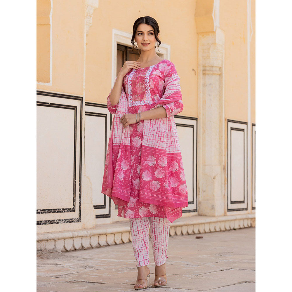 Yufta Pink Floral Print Straight Kurta with Pant and Dupatta (Set of 3)