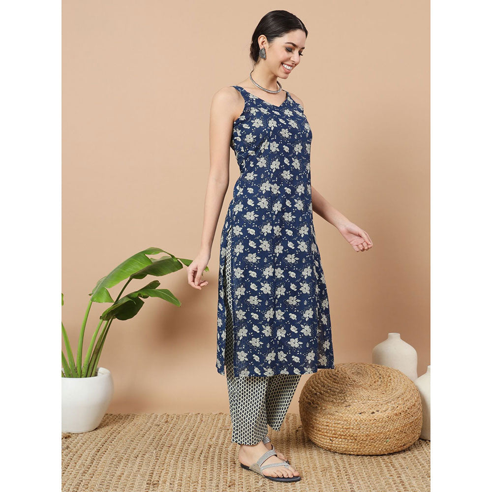 Yufta Blue Cotton Sleveless Kurta with Pant & Dupatta (Set of 3)