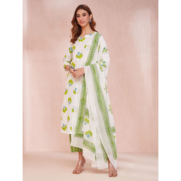 Yufta Green Floral Print Round-Neck Straight Kurta with Pant & Dupatta (Set of 3)