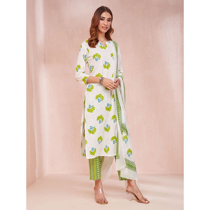 Yufta Green Floral Print Round-Neck Straight Kurta with Pant & Dupatta (Set of 3)