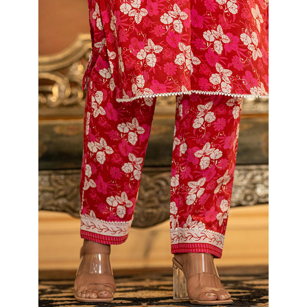 Yufta Pink Floral Print Straight Pakistani Style Kurta Trouser & Dupatta (Set of 3)