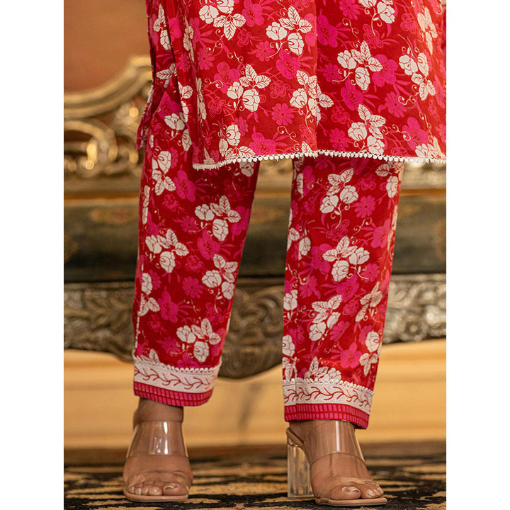 Yufta Pink Floral Print Straight Pakistani Style Kurta Trouser & Dupatta (Set of 3)