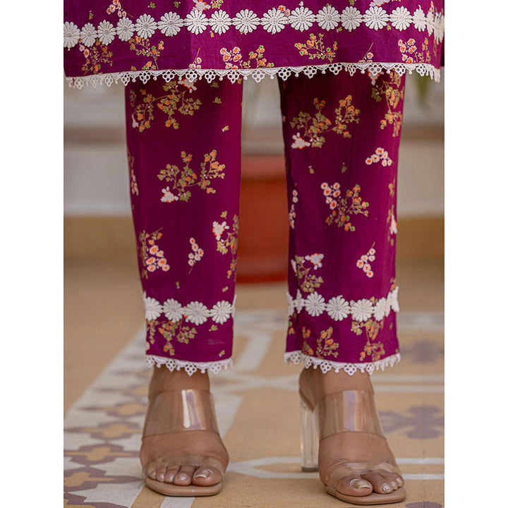 Yufta Purple Floral Print Straight Pakistani Style Kurta Trouser & Dupatta (Set of 3)