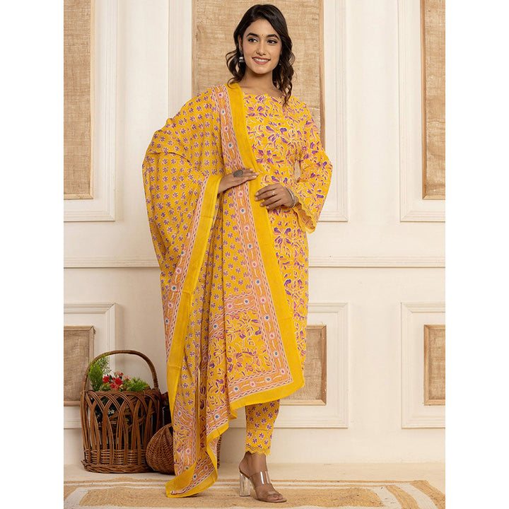 Yufta Yellow Printed Pakistani Style Kurta & Pant With Dupatta (Set of 3)