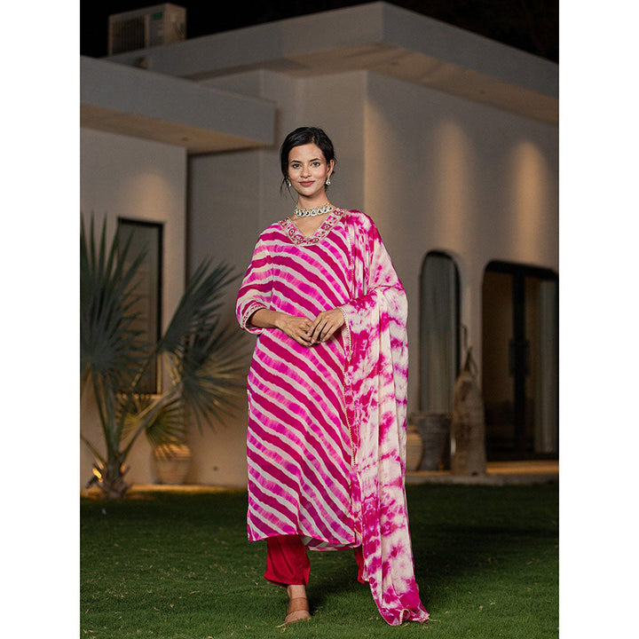 Yufta Pink Leheriya Printed Georgette Straight Kurta With Pant & Dupatta (Set of 3)