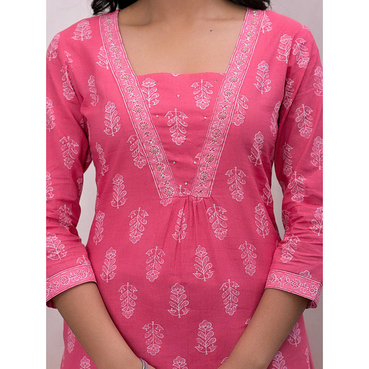 Yufta Pink Floral Print Cotton A-Line Kurta With Pant & Dupatta (Set of 3)