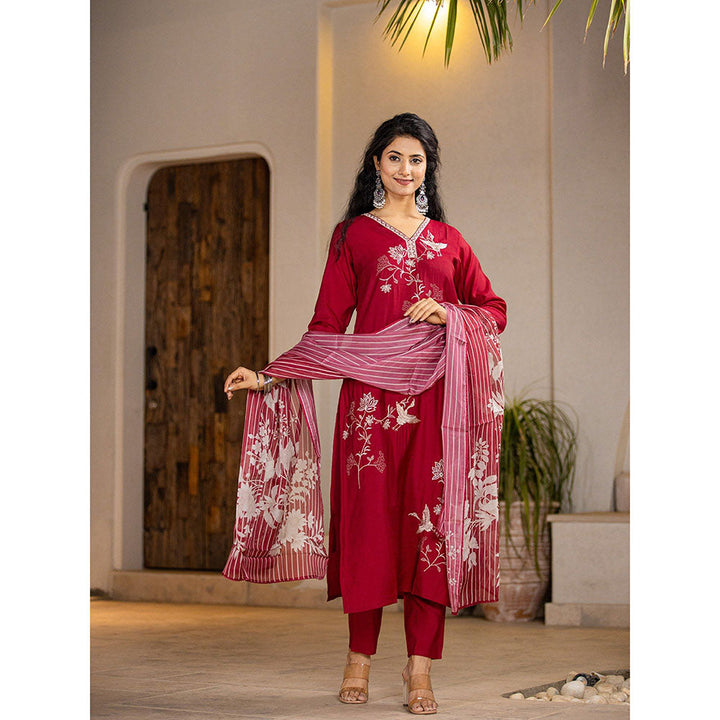 Yufta Red Embroidered Silk Blend Straight Kurta With Pant & Dupatta (Set of 3)