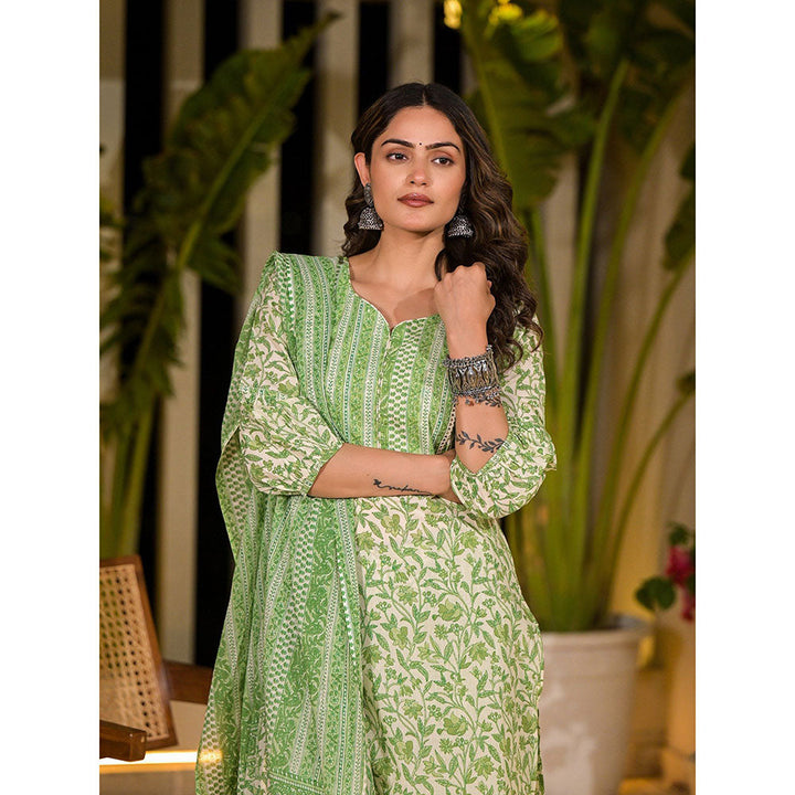 Yufta Green Leaf Print Piping Straight Kurta with Pant & Dupatta (Set of 3)