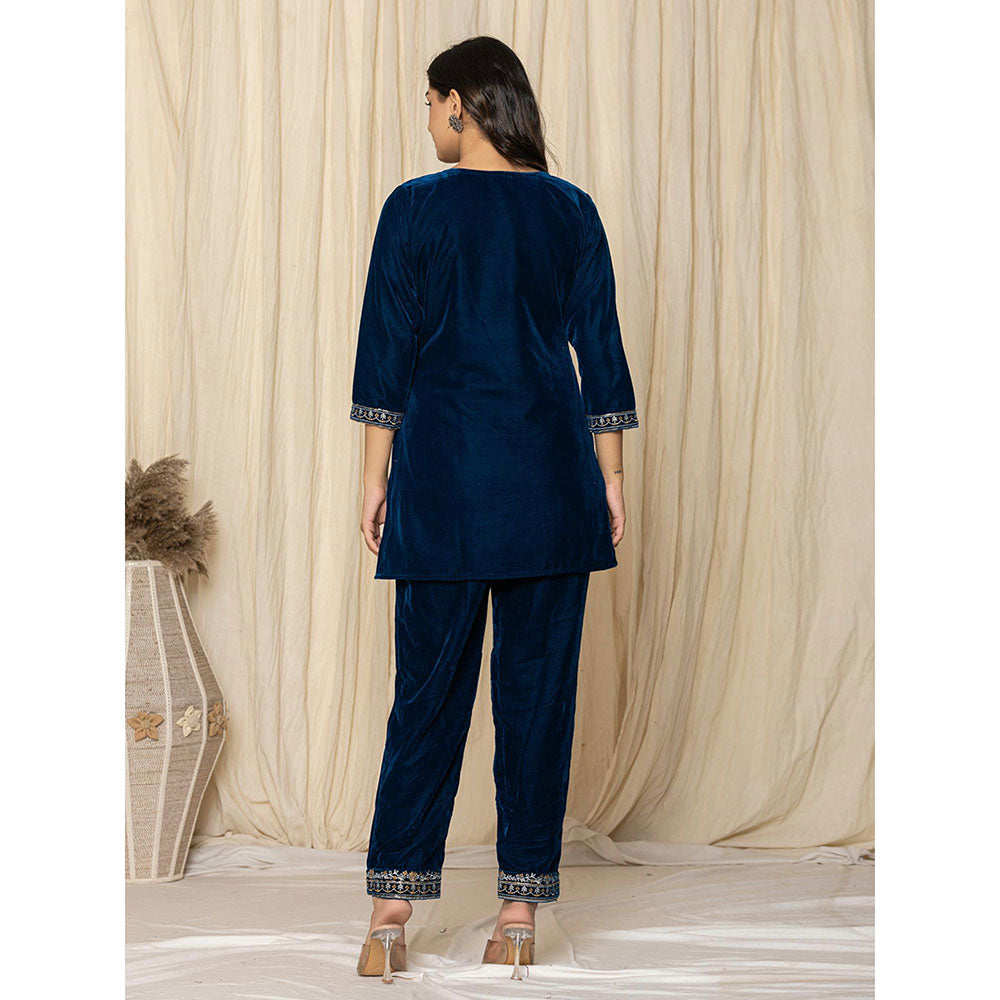 Yufta Blue Velvet Embellished Kurta and Pant (Set of 2)