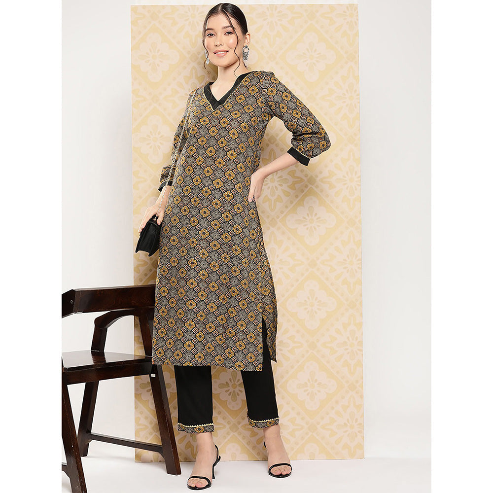 Yufta Women Brown Geometric Print Pure Cotton Kurta with Pant (Set of 2)