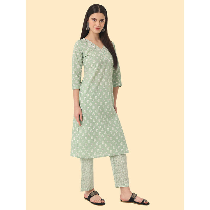 Yufta Green Embellished Kurta and Trouser with Dupatta (Set of 3)