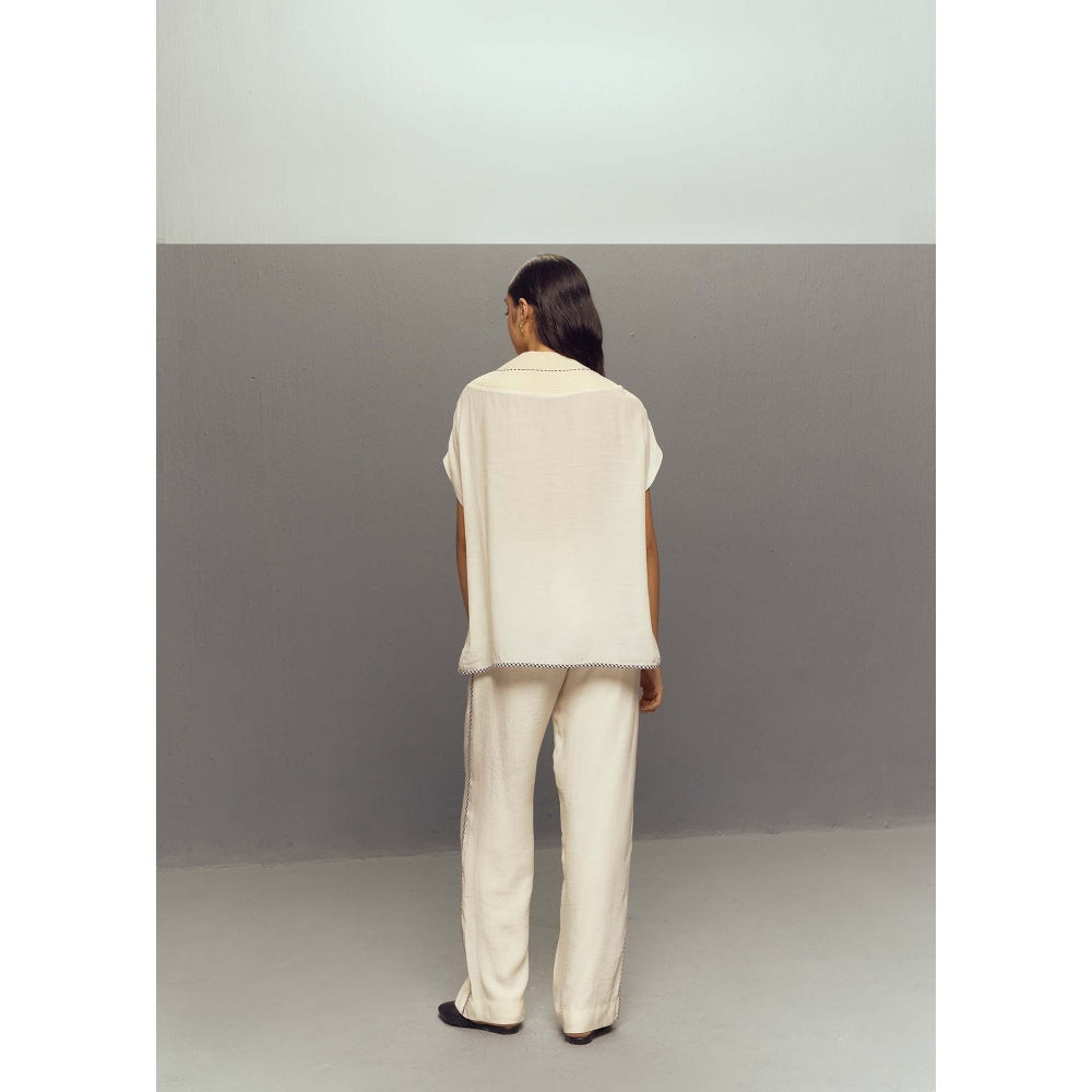 Zaitra Wave White Crepe Linen Top