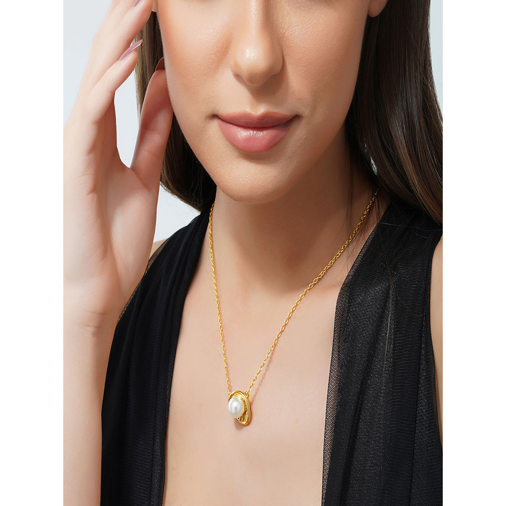 ZARIIN 22Kt Gold Plated White Shell Pearl Glam Pendant Necklace