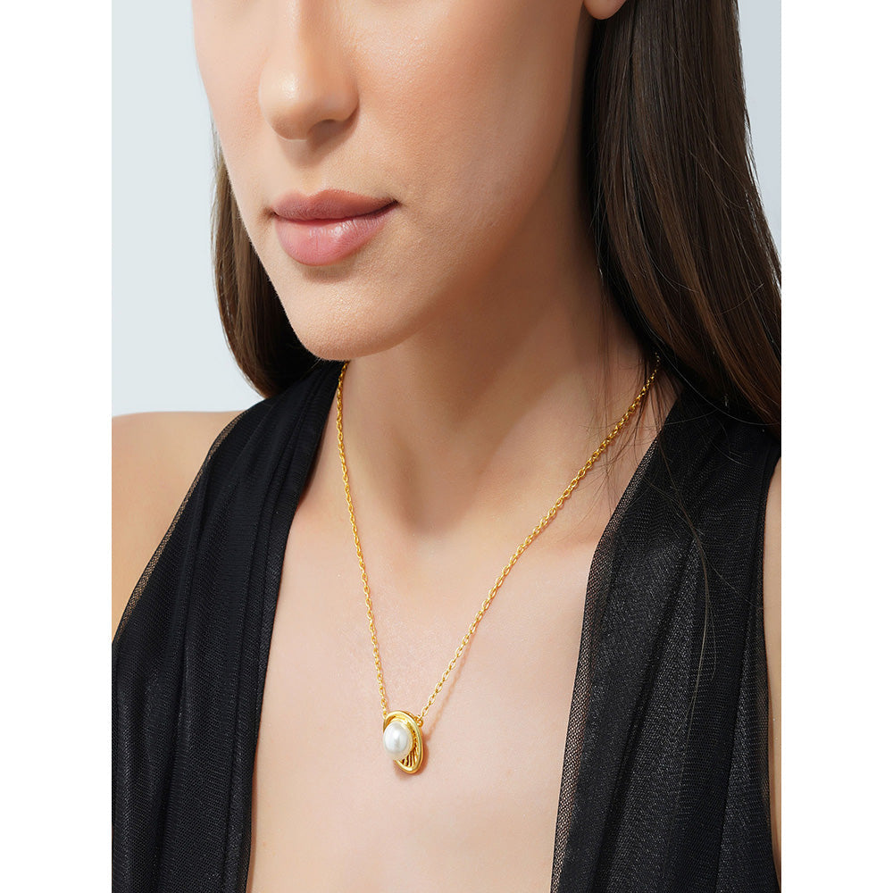 ZARIIN 22Kt Gold Plated White Shell Pearl Glam Pendant Necklace