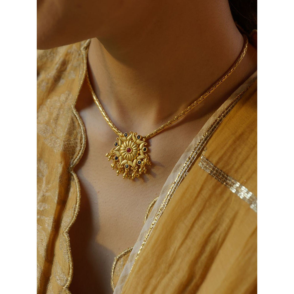 ZARIIN Floral Wonder Pendant Necklace