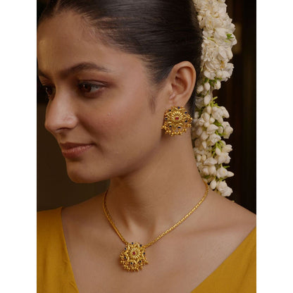 ZARIIN Floral Grace Gift Set of Necklace with Earring