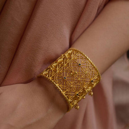 ZARIIN Grace In Gold Cuff Bracelet