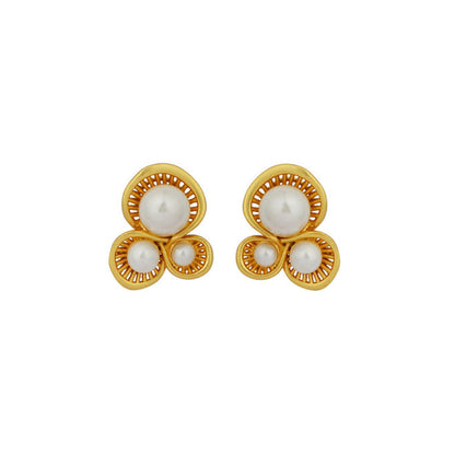 ZARIIN Power Pearl Stud Earrings