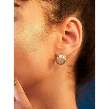 ZARIIN The Spirited Gold Stud Earrings With Pearl