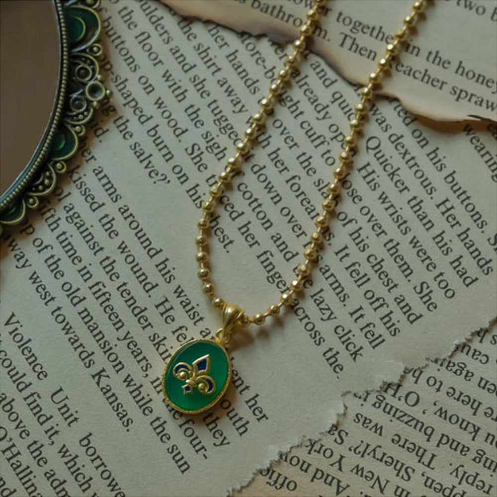 ZARIIN In Her Footsteps Green Onyx Pendant Necklace