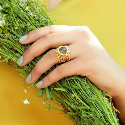 ZARIIN Mesh Of Life Ring, In Uncut Green Amethyst