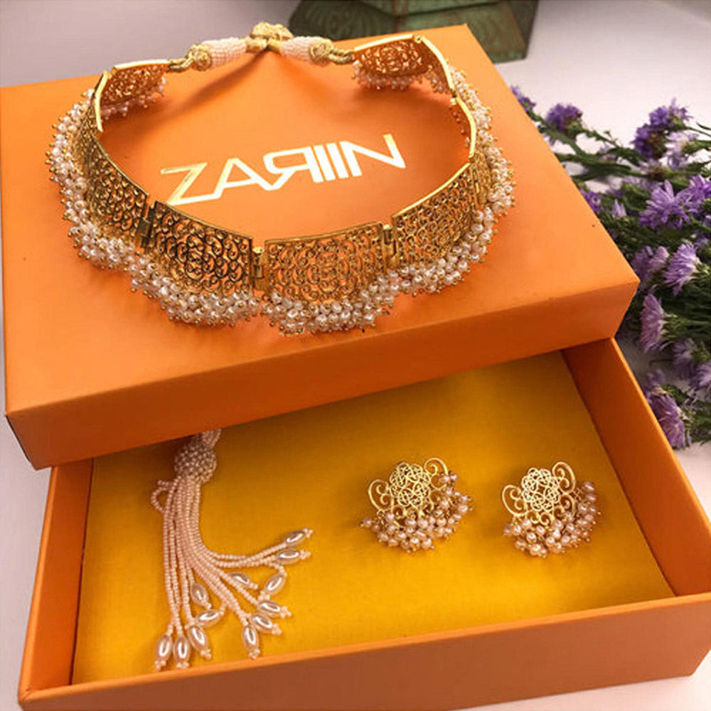 ZARIIN Shine On In Pearls Choker And Studs Gift Box