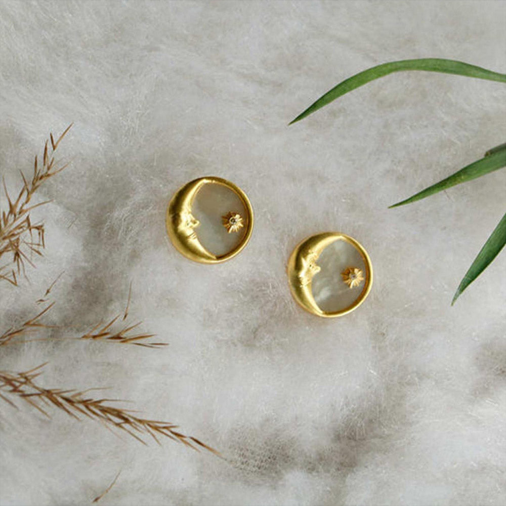 ZARIIN Magic Of The Moon Pendant Necklace And Stud Earrings Set