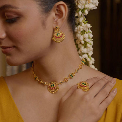 ZARIIN Resham Chaand Gift Set