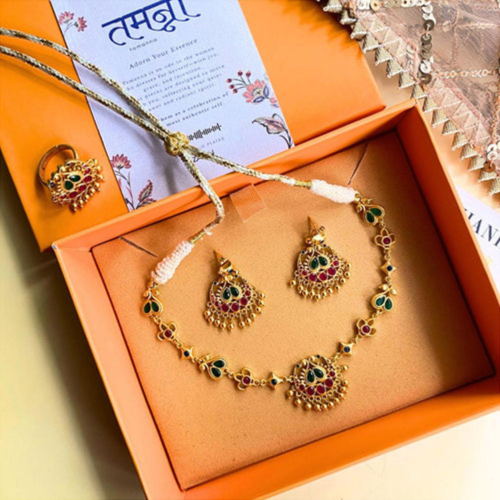 ZARIIN Resham Chaand Gift Set