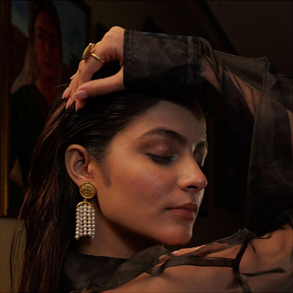 ZARIIN Grit And Grace Pearl Earrings