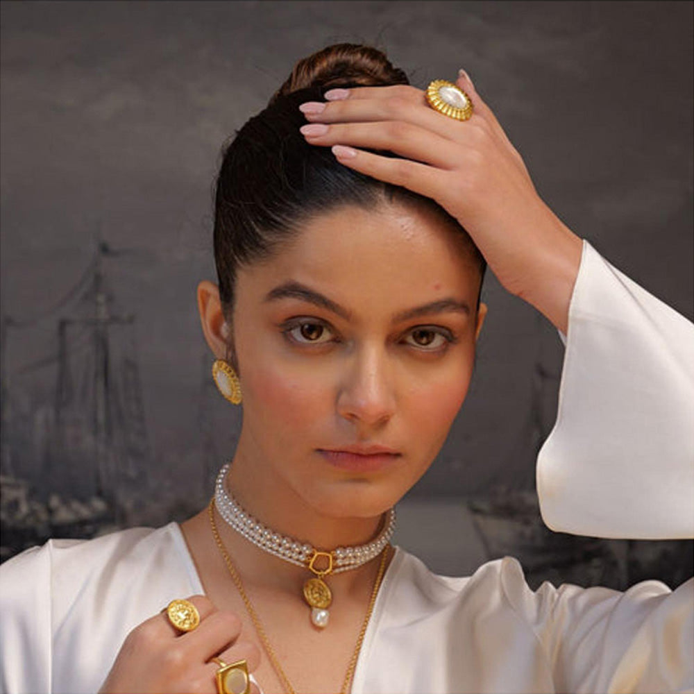 ZARIIN Roaring To Go Pearl Necklace