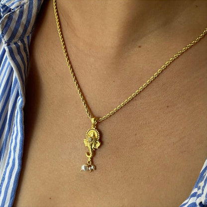 ZARIIN Divine Face Ganesh Pendant Necklace With Pearls And Cubic Zircons