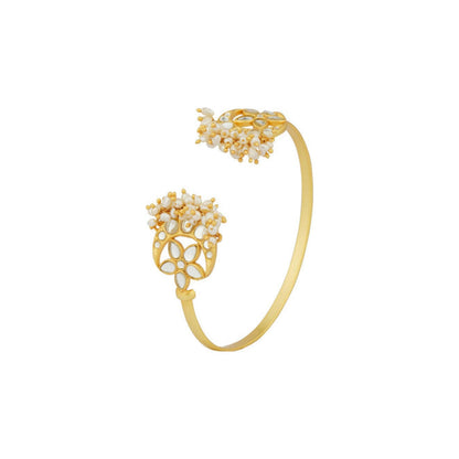 ZARIIN Chaand Phool Bracelet With Mirror Polki And Pearls